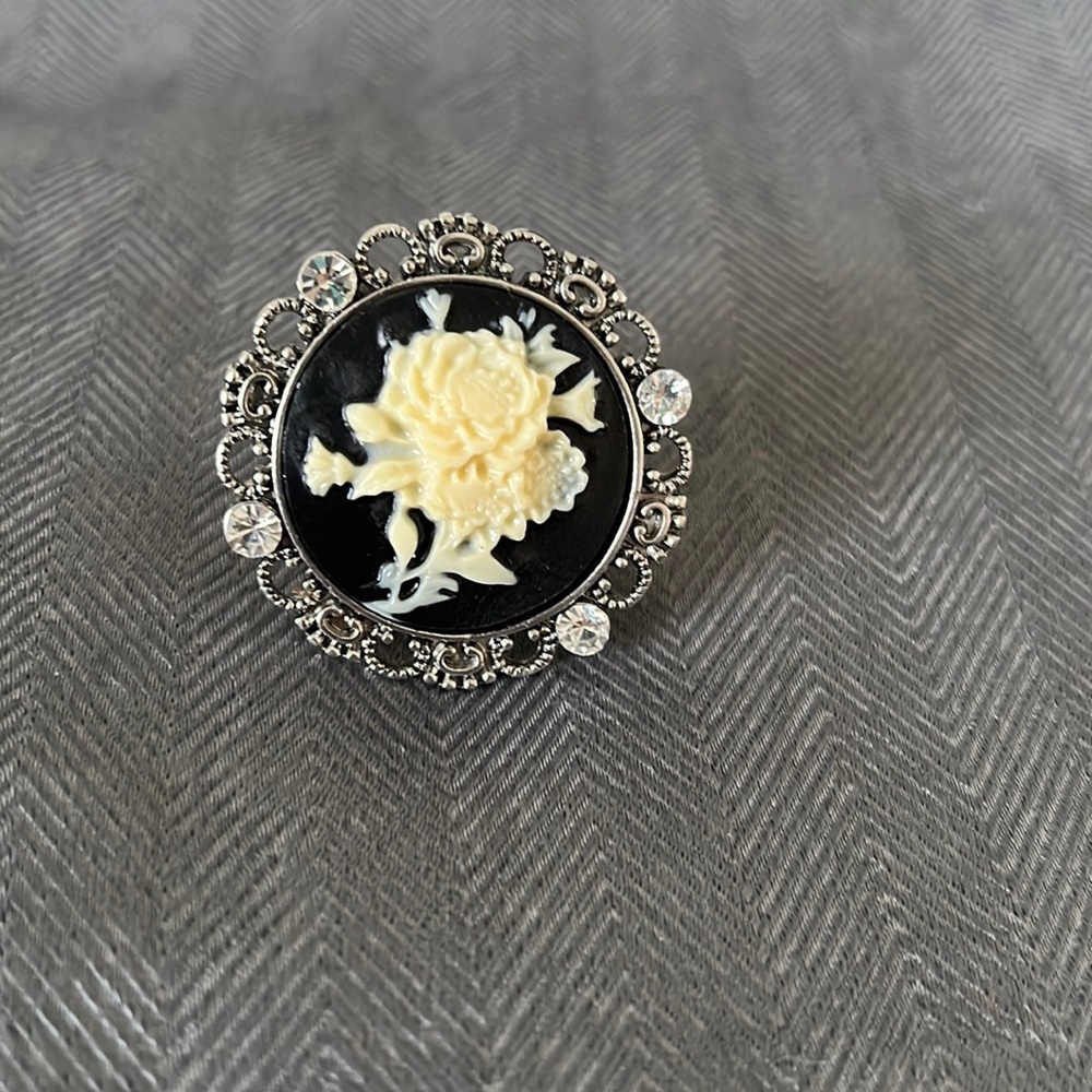 Antique styled rose ring